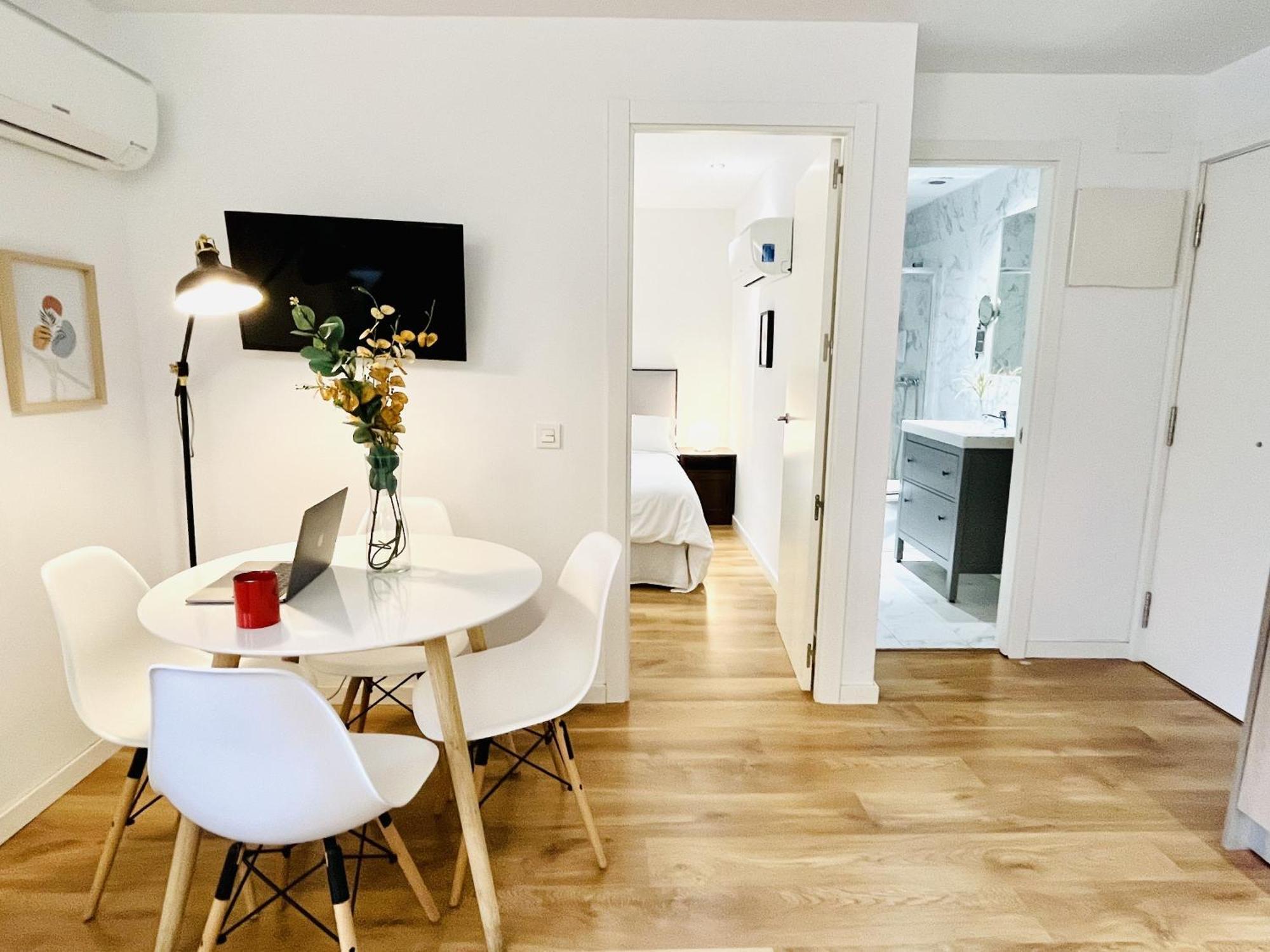Dplace To Be - Exclusive Apartments In Historic Center Madrid Room photo